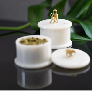 Caja de Mármol de Diseño Elegante, Artesanía Personalizada, Tapa con Perilla de Mono, Forma Circular, Artículo Decorativo de Lujo para el Hogar - Product Image 1