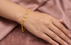Pulsera Divyoro con Eslabones en Forma de Corazón, Chapada en Oro, Aleación de Metal Precioso, Diseño de Cadena Clásica, Unisex, para Uso Diario, Fiestas, Bodas, Regalo - Product Image 3