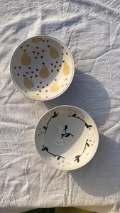 Tazón de Sopa de Cerámica Moderno con Detalles de Rayas Azules Intensas, Perfil Redondo Profundo y Acabado Artesanal Suave - Product Image 4