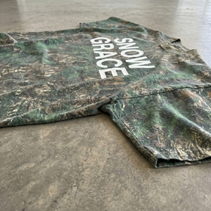 T-shirt pour homme Snow Grace à imprimé camouflage, manches courtes, col rond, coupe classique, jersey décontracté en coton - Product Image 2