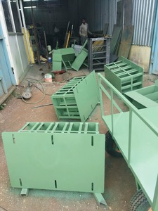 Máquina de Bloques Huecos Lotus 860 |   Juego de Matrices y Moldes de Acero de Alta Resistencia |   180 kg |   Máquina para Hacer Bloques de Hormigón - Product Image 3