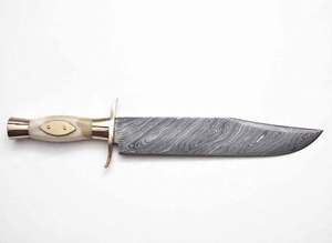 Outil artisanal de collection en acier à motifs, avec manche en os et laiton, pour présentoir de direction - Product Image 3