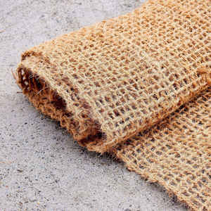 Géotextile en fibre de coco pour le contrôle de l'érosion, le jardinage et le conditionnement du sol, tapis en fibre de coco naturelle tissée, tapis en coco - Product Image 1