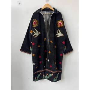 Chemise de nuit en velours Suzani faite à la main, best-seller, brodée, couleur personnalisée, élégante, de haute qualité, respirante, douce, textile ouzbek - Product Image 1