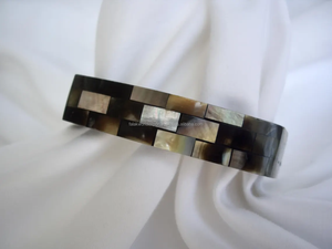 Pulsera de nácar elegante para mujer de mayor venta Brazaletes con incrustaciones de perlas ecológicas para uso diario u ocasiones especiales FWE - Product Image 2