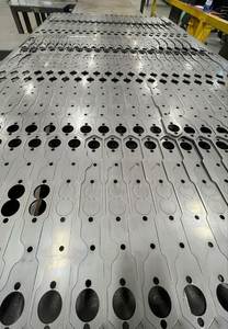 บริการขึ้นรูปโลหะแผ่นตามสั่ง ชิ้นส่วนขึ้นรูปโลหะแผ่นสแตนเลส ผลิตภัณฑ์งานโลหะแผ่นจากอินเดีย MOQ ต่ำ เคลือบสีฝุ่นแบบเจาะรู - Product Image 5