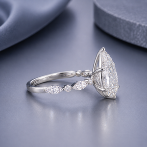 Anillo de Lujo de Oro Blanco de 14K con Moissanita Corte Pera para Mujer, 5.13CTW, con Acento Marquesa, Joyería Fina para Compromiso y Boda, Regalo - Product Image 5