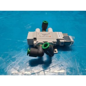 Vanne solénoïde 5 ports SMC SY5120-5LOZ-01-F2, utilisée comme pièce détachée pour équipement semi-conducteur Legacy - Product Image 3