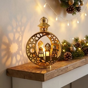 Exclusivo Farol Marroquí Dorado con Diseño de Mezquita, Portavelas de Metal para Decoración de Mesa en Ramadán y Eid - Product Image 1
