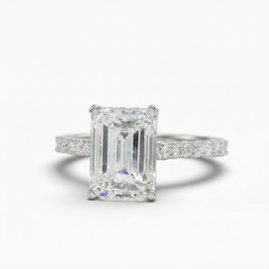 Magnífico Anillo de Diamante Cultivado en Laboratorio con Esmeralda de 3.48 CT en Platino PT950 para Mujer - Product Image 1