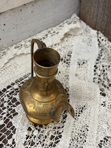 Carafe à café Dallah vintage en laiton avec poignée, pichet décoratif de style islamique, carafe à thé ou à eau orientale, ustensile de boisson en métal - Product Image 4