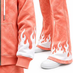 Conjunto de Sudadera con Capucha y Pantalones Deportivos Personalizados para Fabricantes, Estilo Streetwear, con Parches, Lavado Ácido, Remaches y Cremallera - Product Image 5
