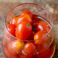 ALTO ESTÁNDAR Estándar ISO Origen Vietnam Calidad de primera calidad Gran cantidad TOMATES cereza PICADOS de Vietnam en tarros de 720ml