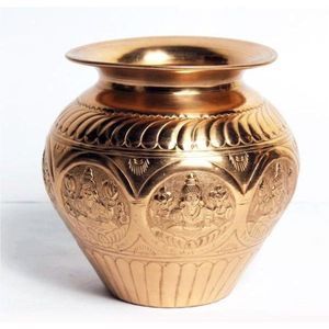 Kalash de Metal Plateado, Laxmi Pooja Lota Tradicional, Elegante Diseño Floral en Relieve, Artículos para Puja Hindú, Kalsah Decorativa - Product Image 4