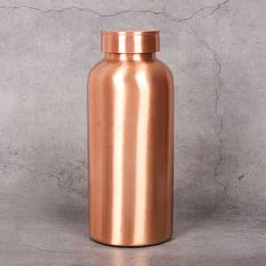 Bouteille d'eau en cuivre, design classique, portable, pour les voyages, avec couvercles et brosse de nettoyage incluses, écologique, cuivre pur ayurvédique - Product Image 3