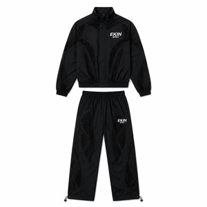 Conjunto Deportivo Personalizado para Hombre, Chaqueta Cortavientos con Cremallera Completa y Pantalones Negros, Traje Deportivo Ligero con Estampado por Sublimación - Product Image 1