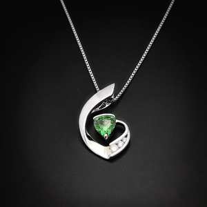 Collar de Esmeralda Deslumbrante con Colgante de Plata de Ley, Piedra de Nacimiento de Mayo, Regalo de Aniversario de Bodas Número 55 para Mujer - Product Image 1