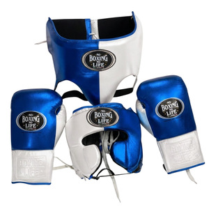 Ensemble de boxe personnalisé en cuir de vachette véritable, rouge et blanc, avec la sagnette 'No Boxing No Life', incluant un protège-tête réglable à lacets et une protection inguinale à ajustement rapide - Product Image 1