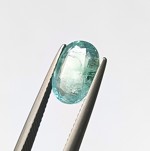 Émeraude naturelle verte nigériane de 2,65 carats, taille ovale, facettée, pierre précieuse non montée avec effet optique lumineux et taille calibrée - Product Image 6