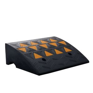 Rampa per cordoli in gomma per impieghi gravosi da 15T, larga 14,6 pollici x lunga 19,3 pollici, altezza 6 pollici per un facile accesso - Product Image 5
