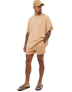 Ensemble deux pièces unisexe personnalisé OEM, imprimé, été, manches courtes, léger, respirant, t-shirt et short en coton pour la gym - Product Image 2