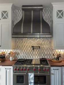 Filtre à grille ventilée de grande taille, personnalisé, en acier inoxydable noir finition ferme, avec garniture argentée, pour la ventilation de cuisine domestique - Product Image 2