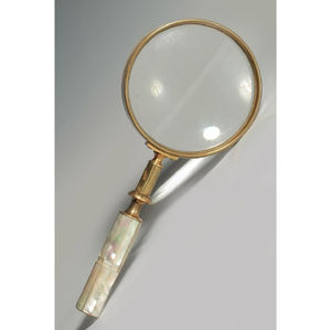 Loupe de lecture vintage en bronze doré avec poignée ornée d'abalone, accessoire de bureau antique en promotion - Product Image 3