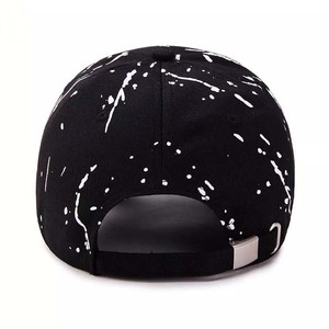 Gorra de Béisbol Roja de 6 Paneles con Diseño de Salpicaduras Pintadas a Mano en Blanco, Unisex, Ajustable, de Sarga, Estilo Casual para Adultos - Product Image 3