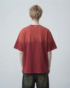 T-shirt rouge en coton surdimensionné pour homme, manches courtes, col rond, décontracté, style vintage délavé au soleil, coupe décontractée - Product Image 2
