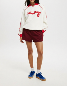 Sudadera Extra Grande Ligera de Algodón 100% Ecológico, Diseño Personalizado, para Mujer, Roja y Blanca, Cuello Alto, Manga Regular, Talla Grande - Product Image 2