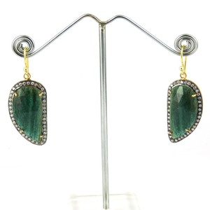 Beauté intemporelle ! Boucles d'oreilles Huggie Bohèmes en Argent Sterling 925 Plaqué Argent avec Aventurine Verte et Zircon Cubique, Bijoux Indiens - Product Image 3