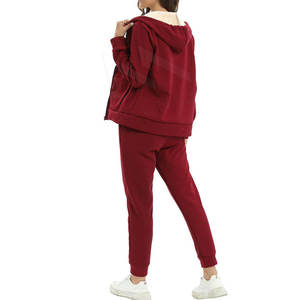 Women's Casual Red Solid Cotton Activewear 2-Piece <b>Set</b> with Sweatshirt & Joggers Loose Fit Eco-Friendly Sportswear All Seasons - Product Image 5