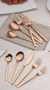 Juego de cubiertos de lujo con mango rojo y estilo moderno y audaz para mesas de comedor de alta gama, regalos de hostelería y presentaciones elegantes. - Product Image 3