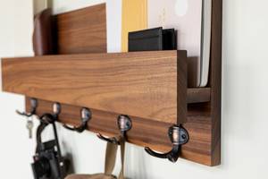 Étagère murale double minimaliste en bois pour cuisine, avec crochets en fer durables pour outils, clés et accessoires, design écologique - Product Image 6