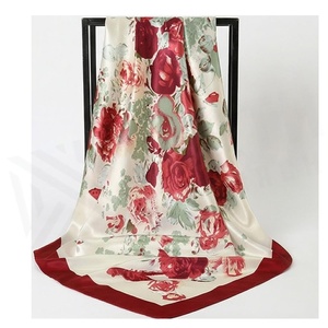 Pañuelo Cuadrado de Poliéster para Mujer, Estampado Floral, Elegante, Multifuncional, Accesorio de Moda Personalizable para Todas las Temporadas - Product Image 3