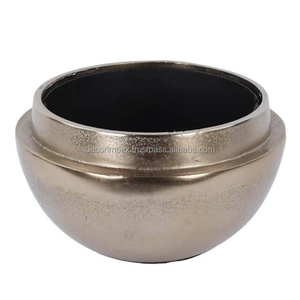 Vase à fleurs en aluminium moulé plaqué or de forme géométrique, vase en métal de couleur personnalisée pour la décoration intérieure de luxe, nouveau design fabriqué à la main - Product Image 6