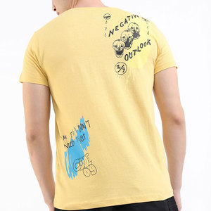 Camiseta Amarilla para Hombre con Estampado de Dibujos Animados, Manga Corta, Cuello Redondo, Corte Regular, Estilo Casual, 100% Algodón, Tejido Jersey Transpirable - Product Image 2
