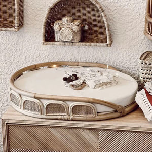 Cambiador portátil para bebés, tejido con ratán natural, con cojín de seguridad. - Product Image 3