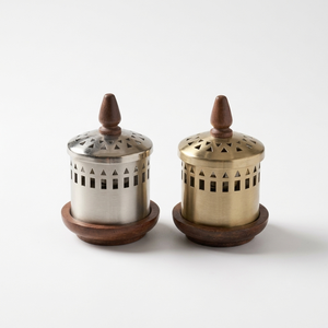 Elegante Juego de Quemadores de Incienso de Metal Dorado y Plateado, Difusor de Fragancia de Metal Hueco con Base de Madera y Tapa Tallada, Decoración para el Hogar y Aromaterapia - Product Image 1