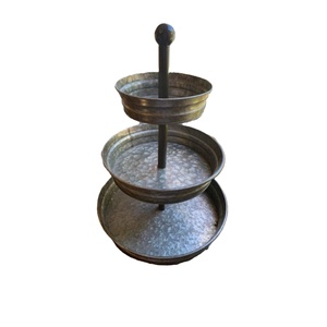 Bandeja de metal galvanizado de 3 niveles para servir pasteles, postres, cupcakes, estilo rústico vintage, decoración para el hogar, a precio económico. - Product Image 4
