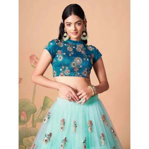 Atractivo Lehenga Choli Azul Bordado en Tela de Red para Tallas Grandes, Ideal para Compromisos - Product Image 6