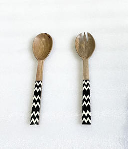 Servidor de ensalada de diseño premium en madera y resina para servir ensaladas en el hogar, la cocina, fiestas y eventos a bajo precio al por mayor. - Product Image 1