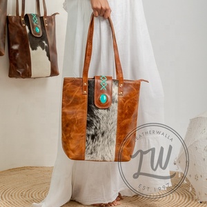 Sacs fourre-tout en cuir véritable fabriqués à la main en cuir marron pour les femmes tendance de la mode 2024 - Product Image 1