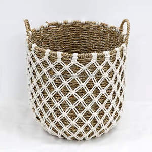 Cesta de almacenamiento versátil para la organización del hogar y exhibición en comercios, adecuada para compradores OEM, fabricada con materiales naturales en Vietnam. - Product Image 6