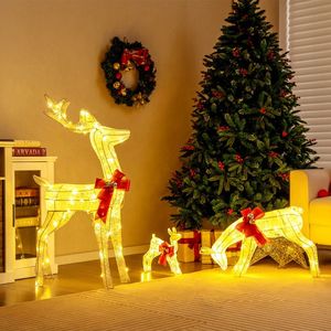 Set Famiglia di Renne 3D Illuminata per Esterni con 230 Luci LED Bianche, Alimentato a Batteria, con Picchetti per Decorazione del Giardino - Product Image 3