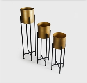 Jardinières en métal avec supports pour la décoration du salon, de la chambre, du balcon, du bureau et pour des arrangements végétaux élégants en intérieur et en extérieur - Product Image 5