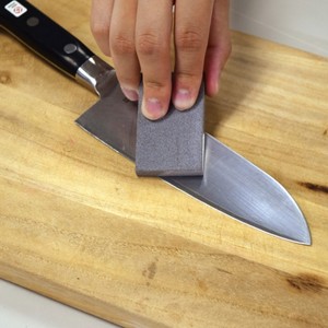 Borrador multiusos japonés para quitar manchas, disponible en dos tipos de grano, herramienta de limpieza profesional, borrador de óxido Sabitoru - Product Image 1