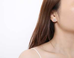 Pendientes de Moissanita con Corte Redondo en Forma de Flor para Mujer, Plata de Ley 925 con Baño de Rodio, Joyería Fina, Regalo de Aniversario - Product Image 4