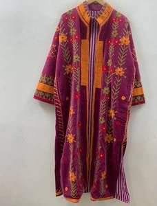 Veste Kimono Longue en Velours Violet Brodé Suzani Fait Main Indien, Motif Floral Orange et Vert Vintage, Vente en Gros - Product Image 3