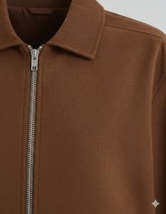 Blouson Bomber Femme Personnalisé en Faux Daim Marron, Léger et Respirant, Fermeture Éclair Avant, Teint Uni, Printemps/Automne, Fabrication OEM Professionnelle - Product Image 2